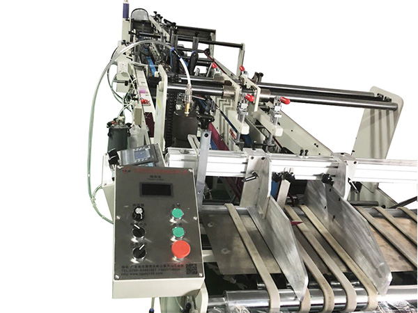 PVC PET透明(ming)膠盒(he)自動(dong)折邊(bian)粘盒(he)機 塑(su)料包(bao)裝盒(he)全自(zi)動膠(jiao)盒機(ji)