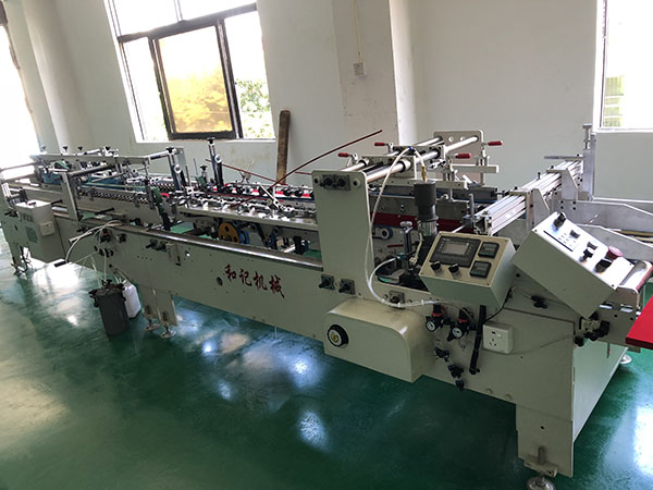 東莞和(he)記機械(xie)  糊盒機(ji)專業制(zhi)造 多功(gong)能高速(su)膠盒糊(hu)盒機 PVC/PET/PP全(quan)自動糊(hu)盒機