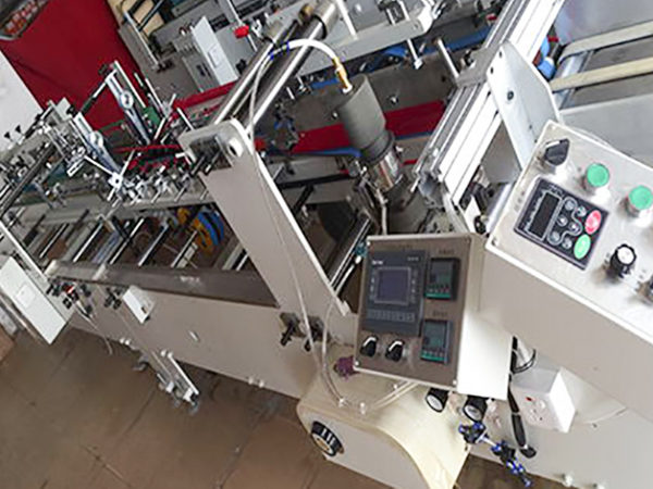 PUR膠(jiao)盒機(ji)