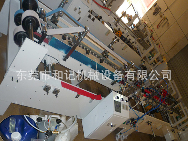 PVC膠(jiao)盒水(shui)機  粘(zhan)PET膠盒(he)不發(fa)白