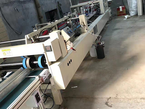 全(quan)自動膠(jiao)盒機專(zhuan)業制造(zao) 膠盒糊(hu)盒機 全(quan)自動PP折(she)盒機