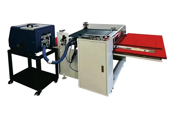 膠(jiao)盒粘(zhan)盒機(ji)