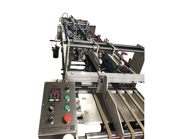 全(quan)自動(dong)膠盒(he)機加(jia)工過(guo)程中(zhong)注意(yi)哪些(xie)細節(jie)？